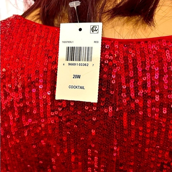 Connected Plus Size Cape-Sleeve Sequin Dress! - Picture 4 of 4